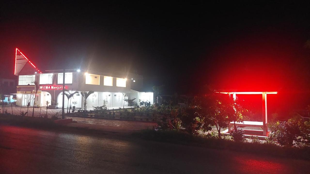 Hotel Wisma Mangurna Dolok Sanggul Экстерьер фото